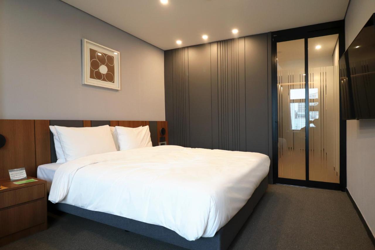 Hotel Pj Myeongdong Сеул Экстерьер фото