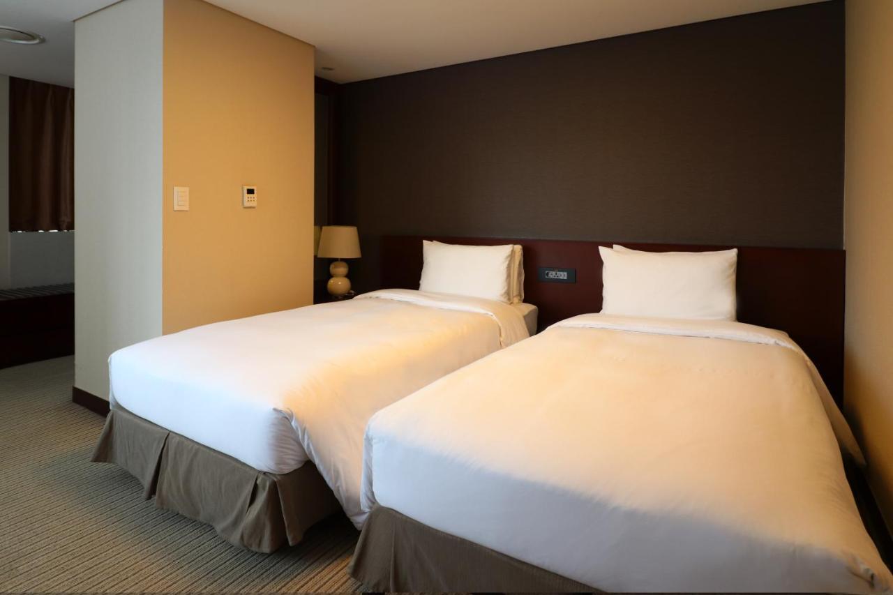 Hotel Pj Myeongdong Сеул Экстерьер фото